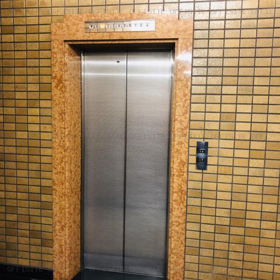 銀座新六洲ビルのエレベーター