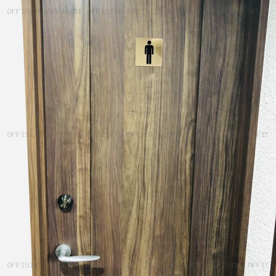 日原ビルの男女別トイレ