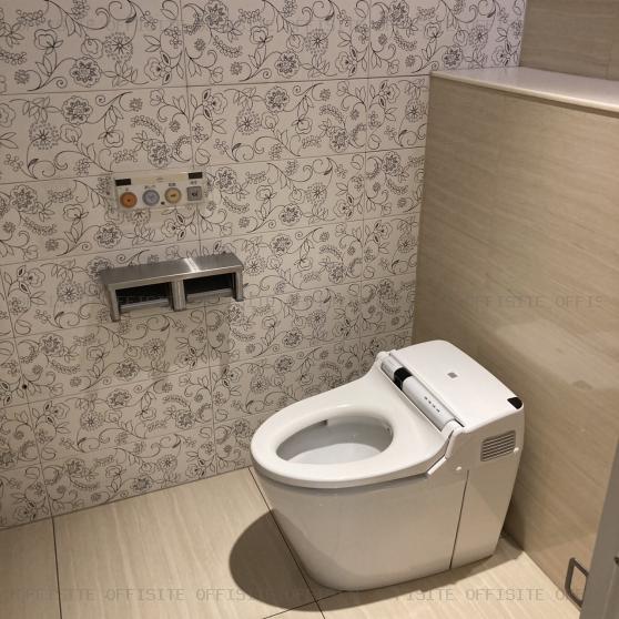 勝栄ビルのB1階 トイレ