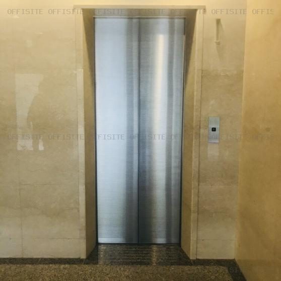湊日本ビルのエレベーター
