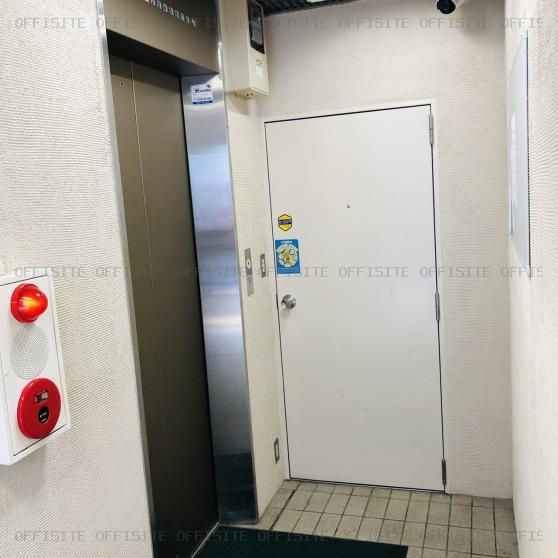 鈴木ビルのエレベーター
