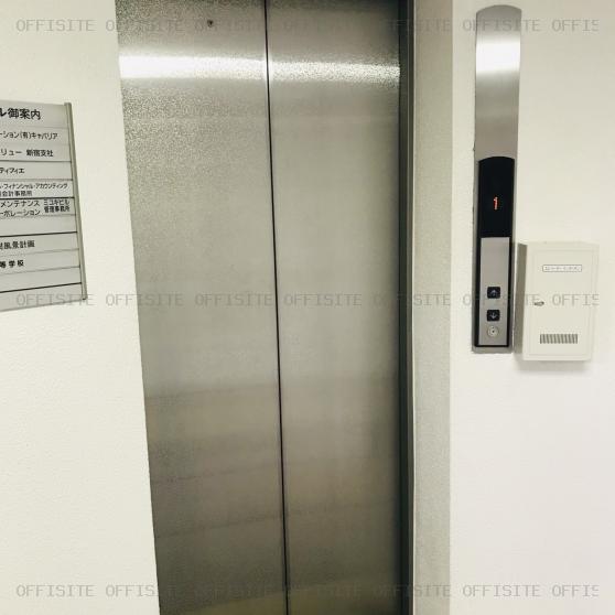 ミユキビルのエレベーター