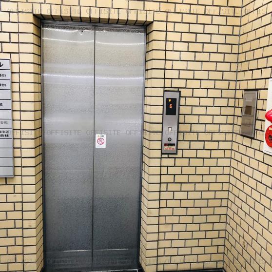 湊町日本橋ビルのエレベーター
