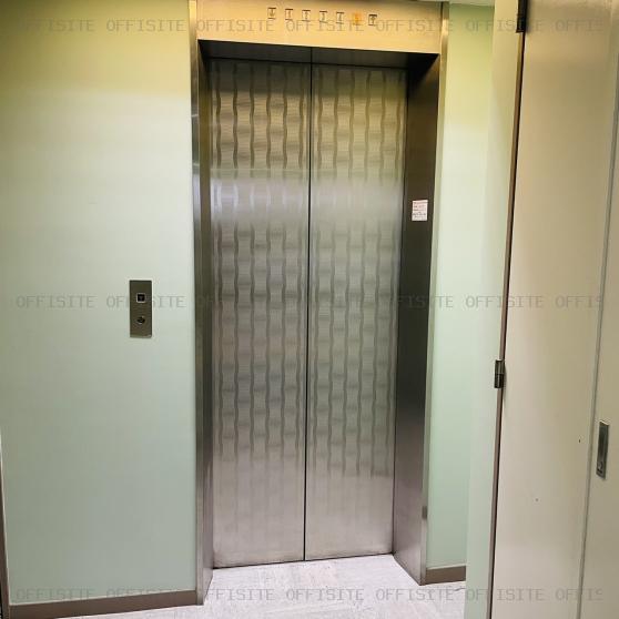 京橋日英ビルのエレベーター