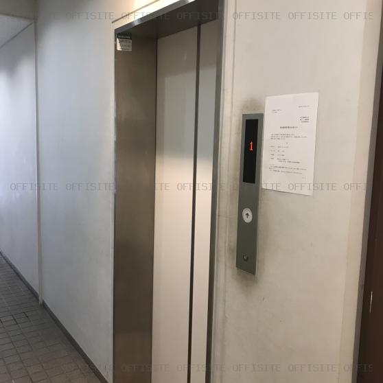 京王新宿３丁目第２ビルのエレベーター