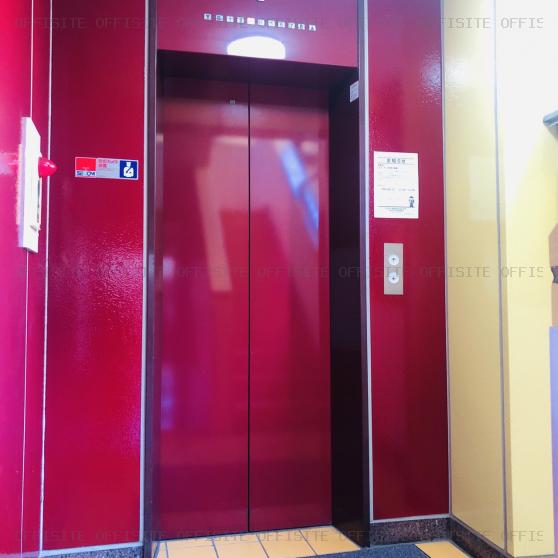 新星ビルのエレベーター