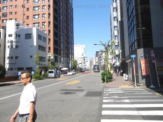 １５山京ビルのビル前面道路