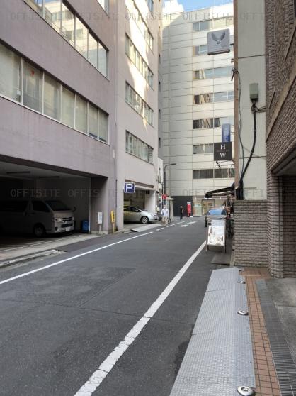 第二飯塚ビルのビル前面道路