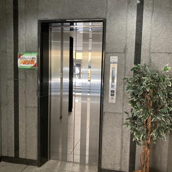 麹町秀永ビルのエレベーター
