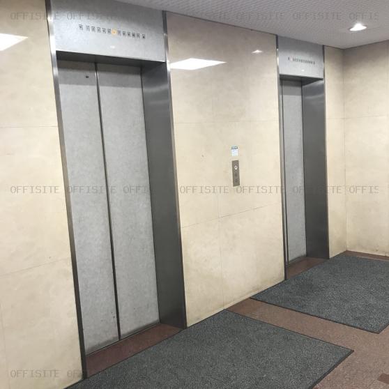 新宿タツミビルのエレベーター