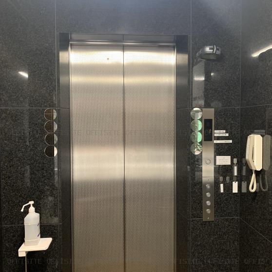 セゾンビル芝大門のエレベーター