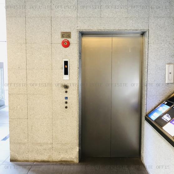 ラウンドクロス銀座２丁目のエレベーター