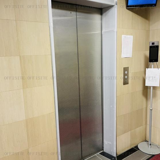 三秀舎ビルのエレベーター