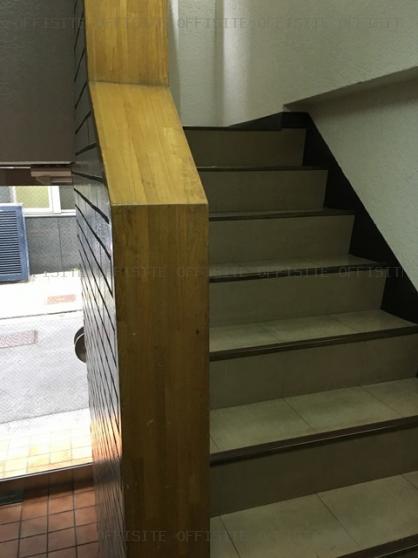 京丸ビルの階段