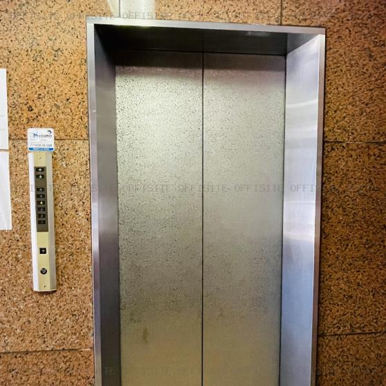 小島ビルのエレベーター