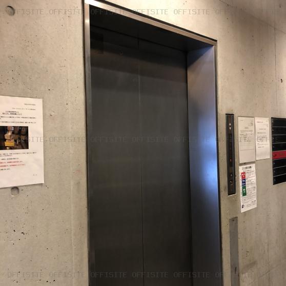 三王商会西麻布ビルのエレベーター