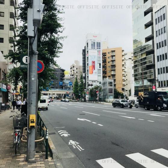 タチムラビルの前面は駒沢通り