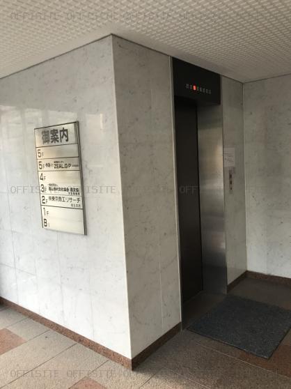 安藤恒産ビルのエレベーター