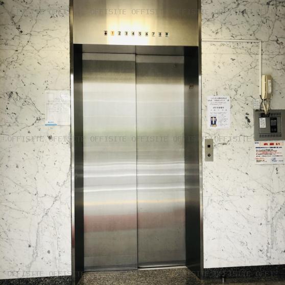 早稲田ビルのエレベーター