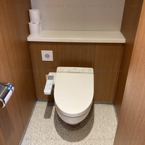 日土地西新宿ビルのトイレ