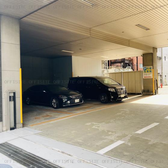 亀井ビルの駐車場