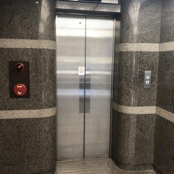 寿道玄坂ビルのエレベーター