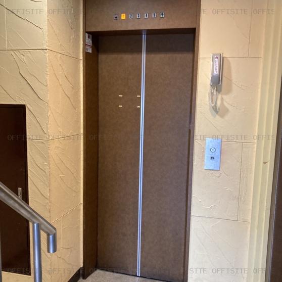 寿和ビルのエレベーター