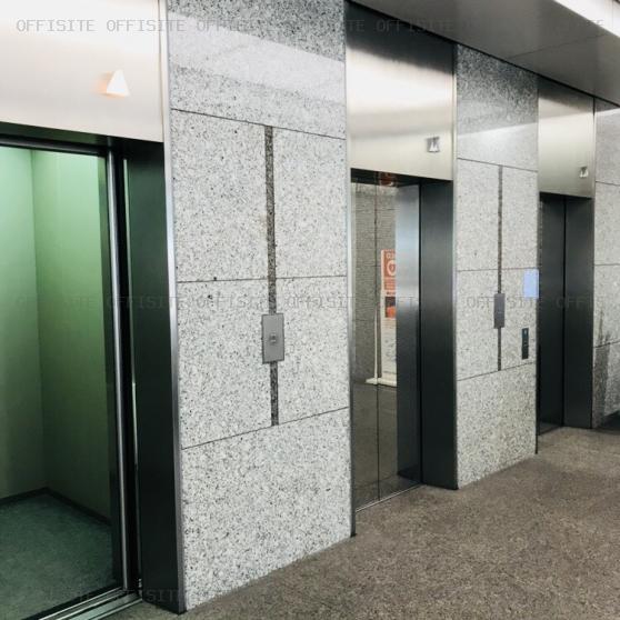 日本生命新宿西口ビルのエレベーター