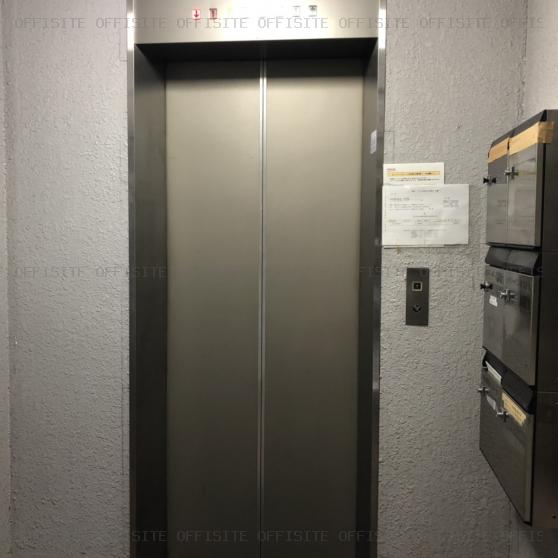 関東ビルのエレベーター