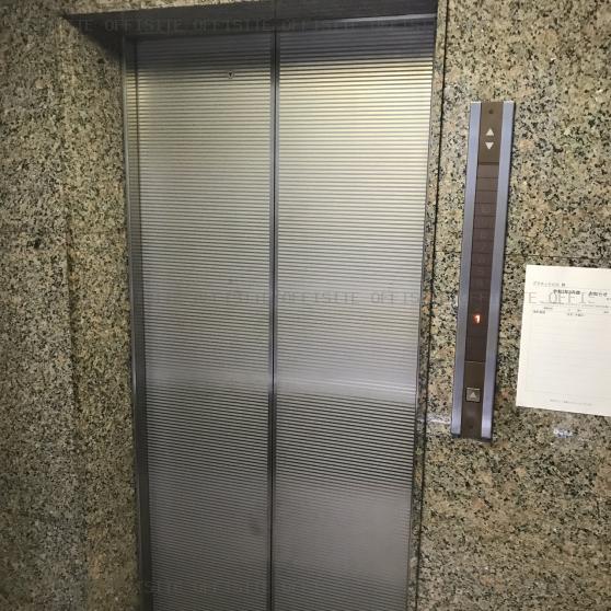 プラネットビルのエレベーター
