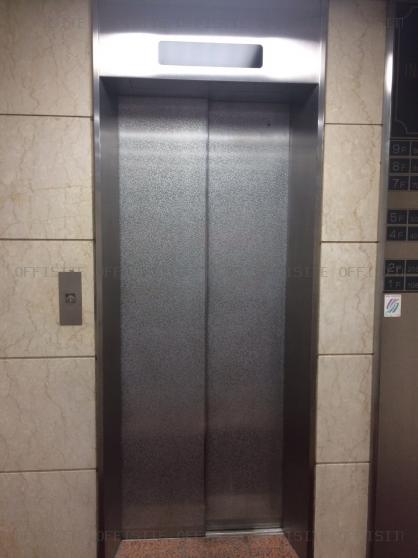 神谷ビル新館のエレベーター