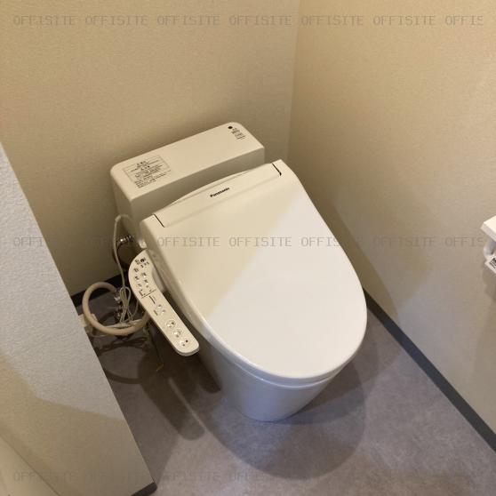 エラスムス芝公園の基準階 トイレ