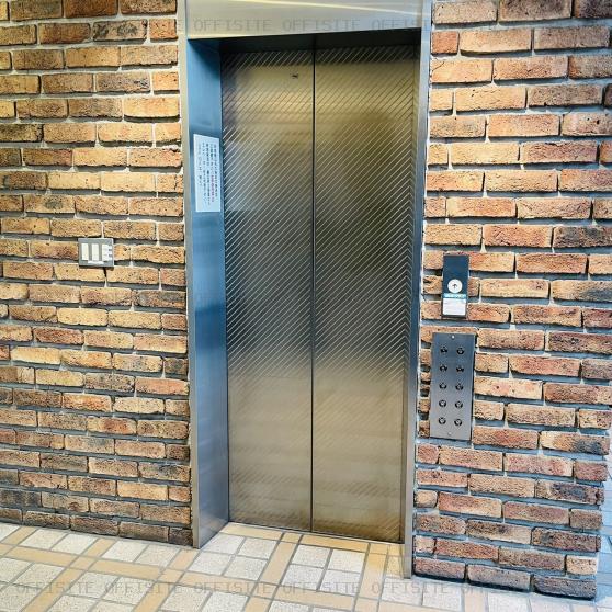 第８菊星タワービルのエレベーター