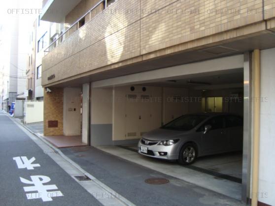 新橋加藤ビルの駐車場