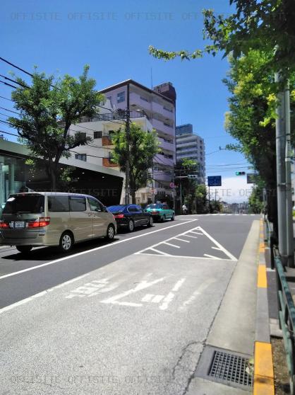 フォートレス渋谷（ショウワビル）のビル前面道路