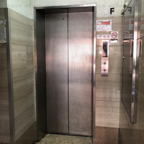 桂昇大森駅前ビルのエレベーター