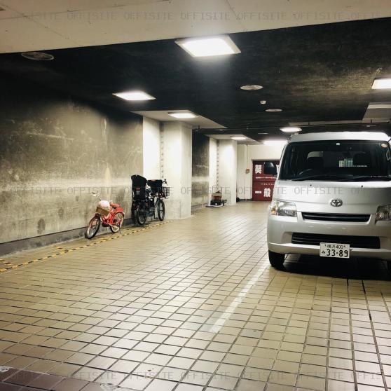 グランベル横浜ビルの駐車場