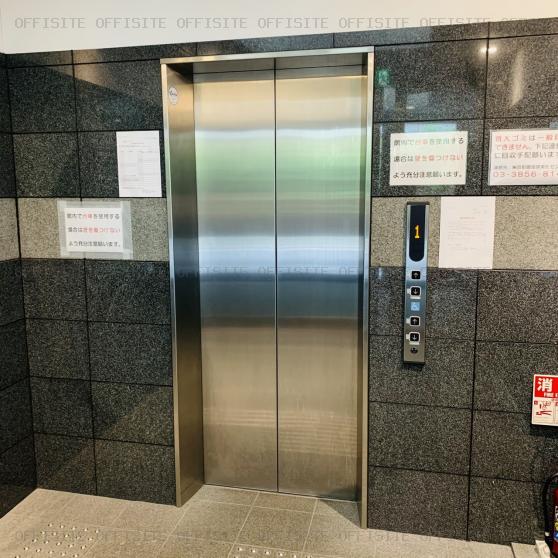 新橋エンタービルのエレベーター