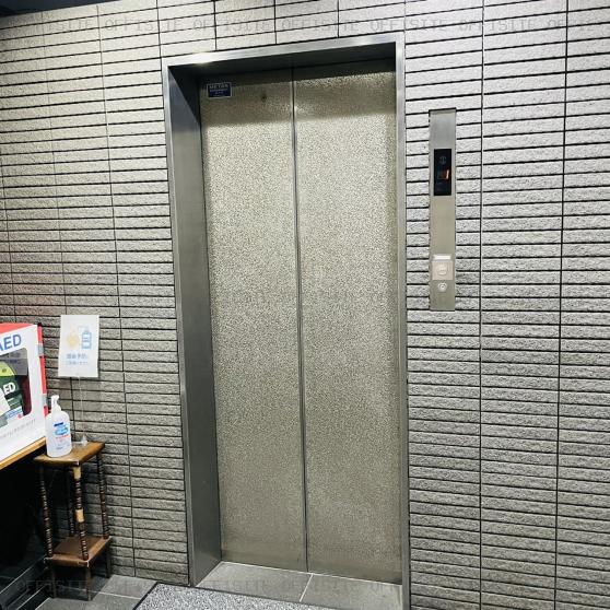 立花新宿ビルのエレベーター