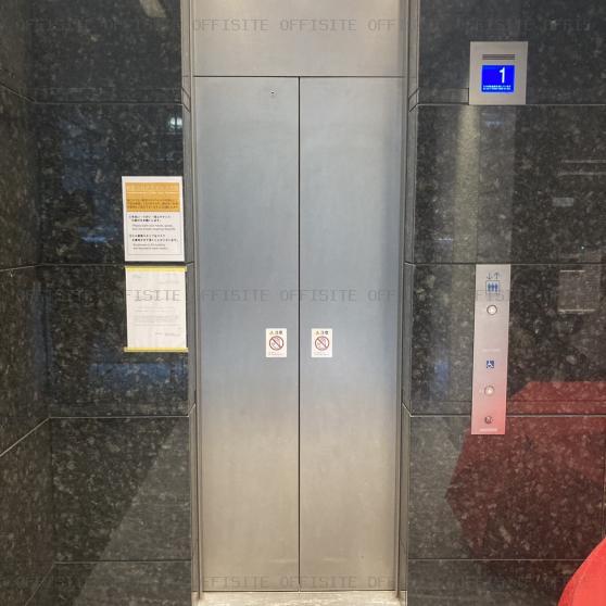 河北新報ビルのエレベーター