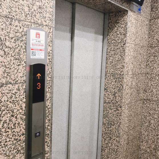 梅屋ビルのエレベーター