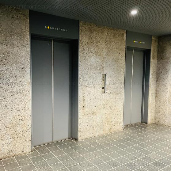 第２山崎ビルのエレベーター