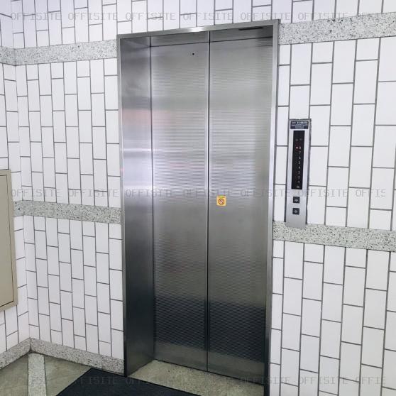 吉岡ビルのエレベーター