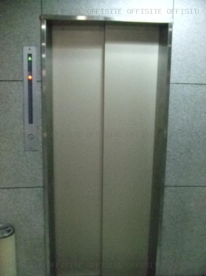 第二梅村ビルのエレベーター
