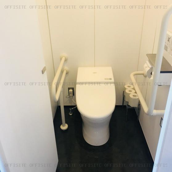 川崎砂子ビルの男子洋式トイレ