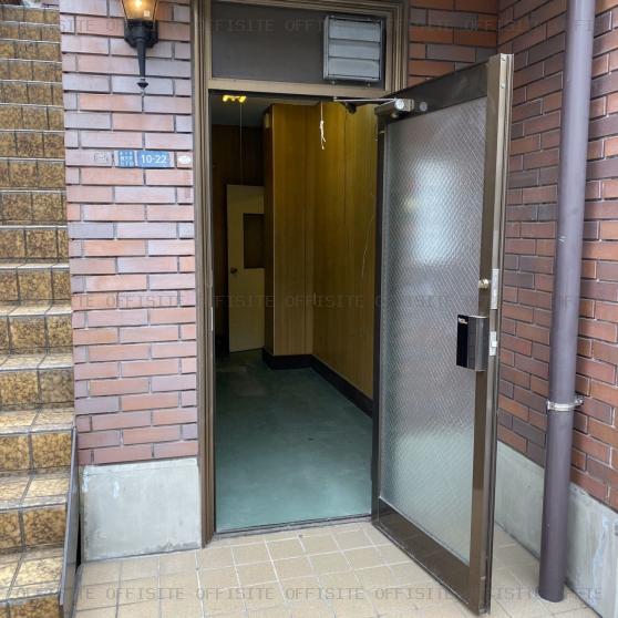 横尾ビルの101号室 貸室入口