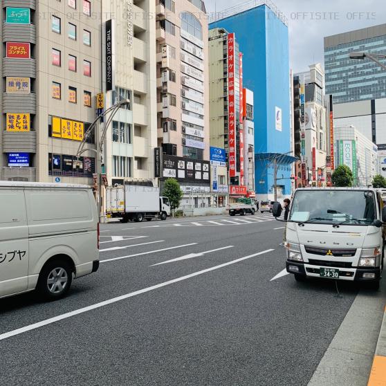 上野ＨＳビルのビル前面道路