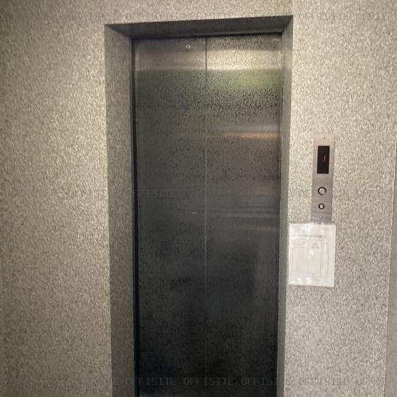 別所ビルのエレベーター