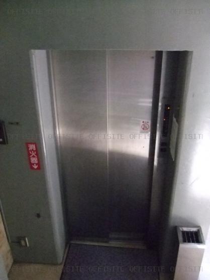 松木家ビルのエレベーター