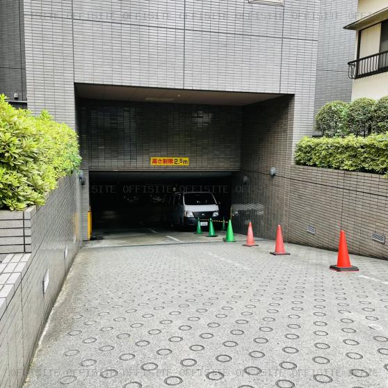 上野ＮＳビルの駐車場